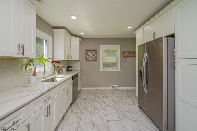Building Photo - 6514 Bonroi Dr