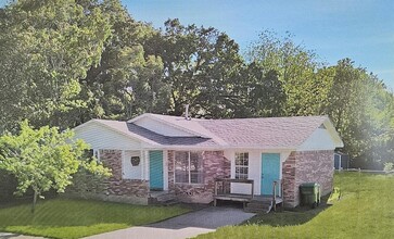 Building Photo - 2017 Shawnee St
