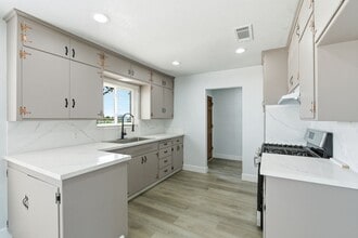 Building Photo - 8416 E American Ave
