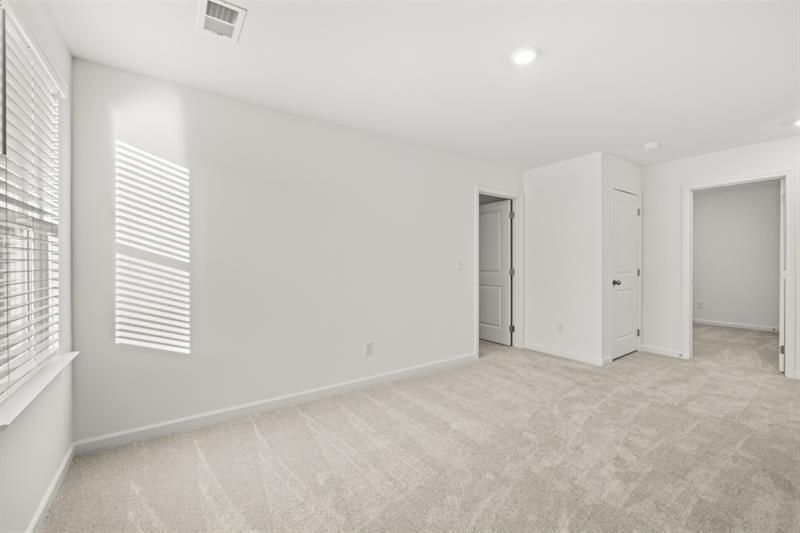 Building Photo - 954 Evergreen Rd