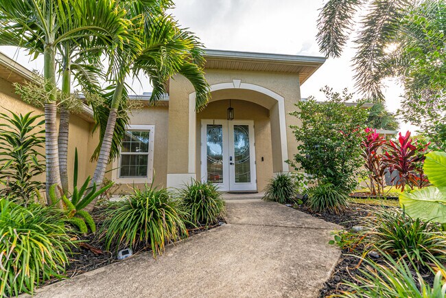 Building Photo - 3651 SW Dellamano St