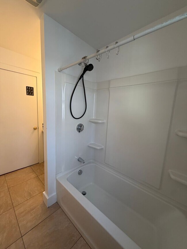 Building Photo - 27-29 Dalton Ave