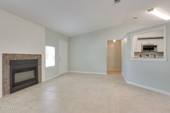 Building Photo - 1198 Altamira St NW