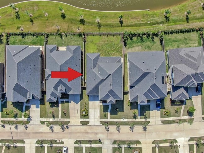 Building Photo - 10640 Red Tail Pl
