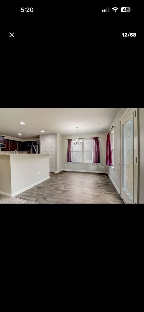 Building Photo - 3401 Silver Ridge Dr