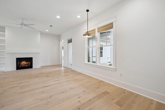 Building Photo - 91 Heartwood St