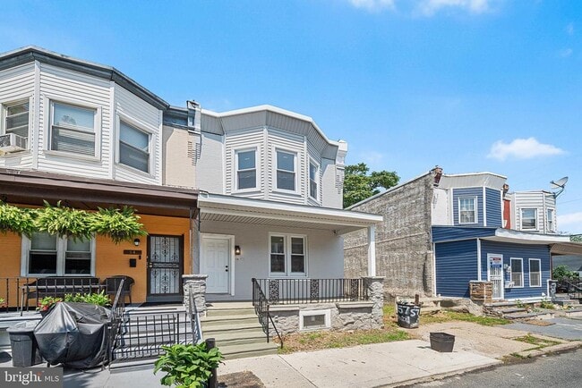 Building Photo - 56 N Yewdall St