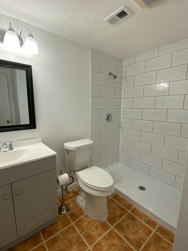 Building Photo - 12120 71st St E