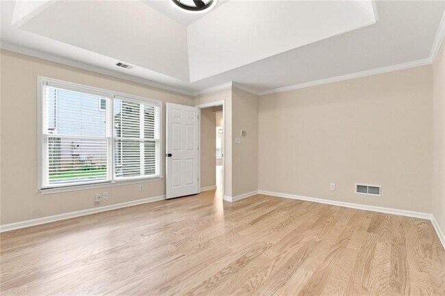 Building Photo - 5527 Bridge Pointe Dr