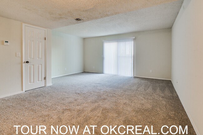 Building Photo - 1207 Lakecrest Dr