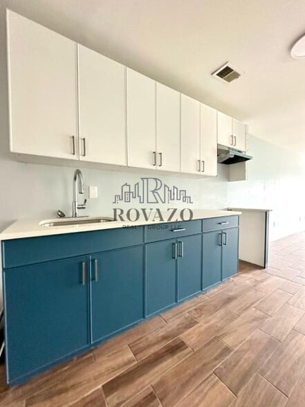 Primary Photo - 9 Wolcott Terrace