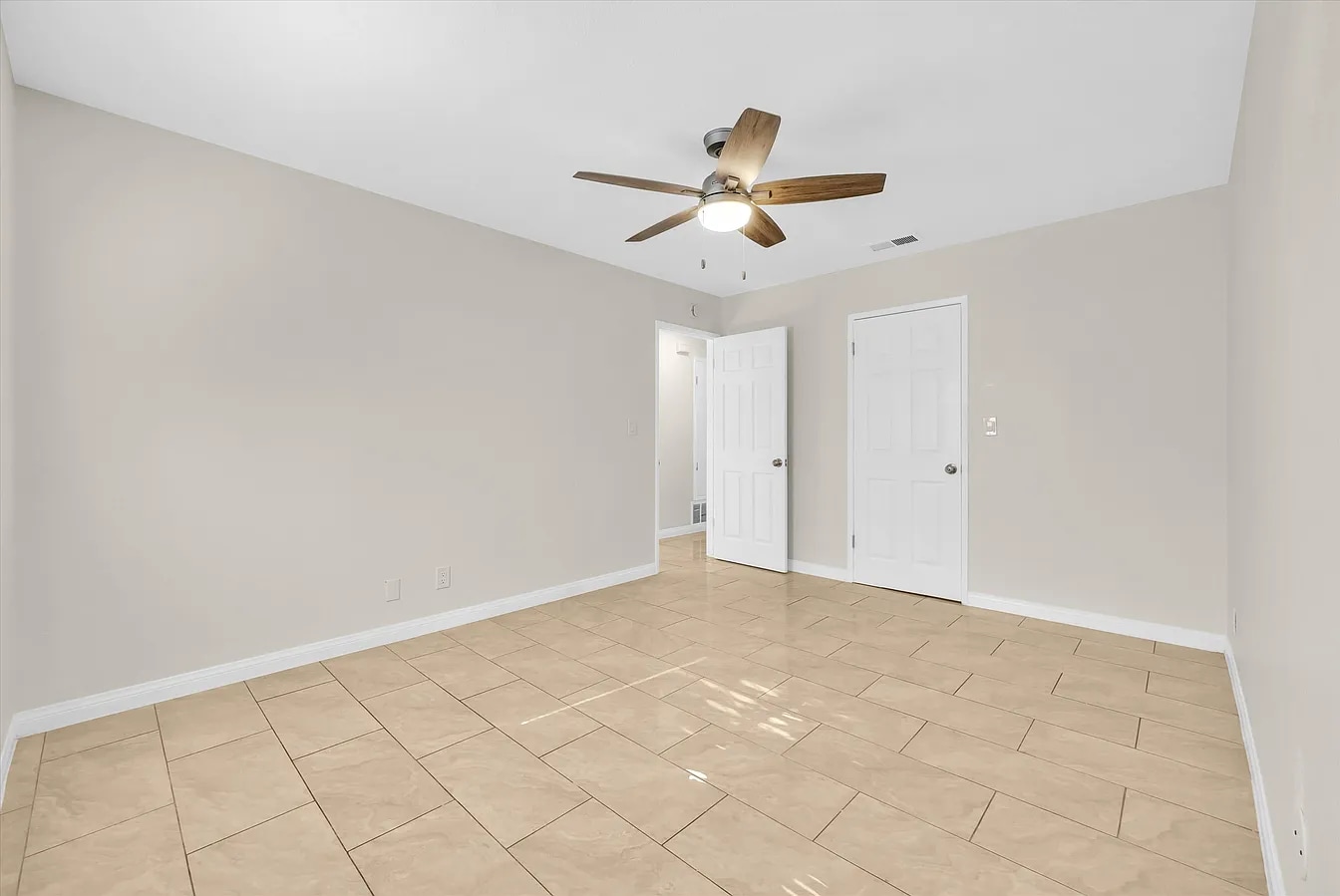 Building Photo - 1250 S Brookhurst St