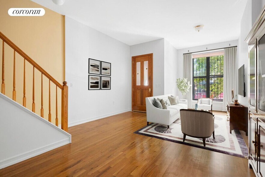 Building Photo - 489 Manhattan Ave