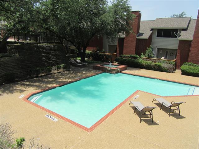 Building Photo - 8404 Forest Ln