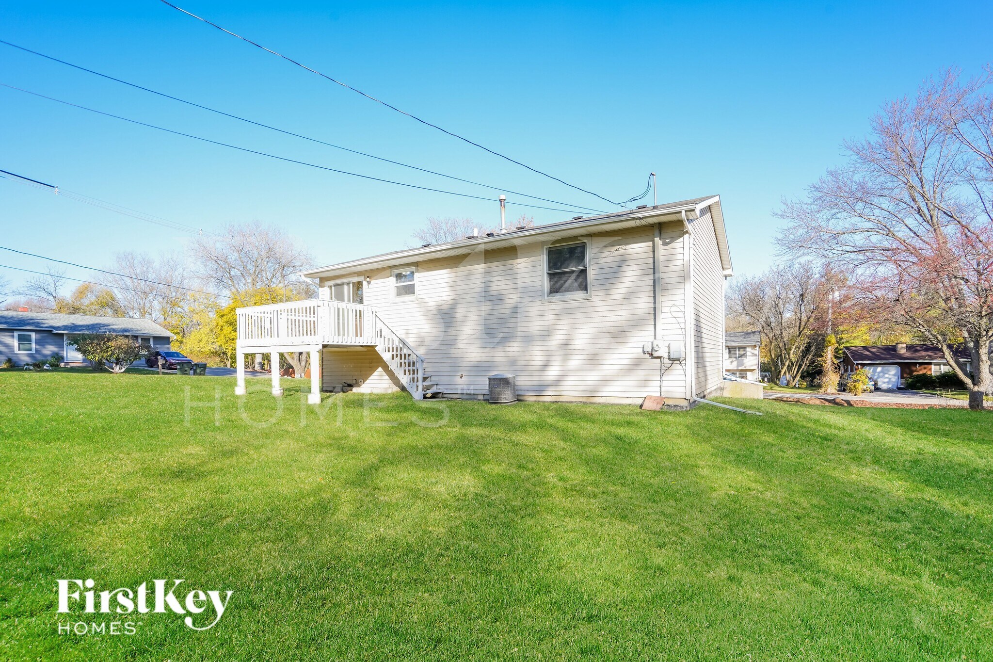 Building Photo - 3219 W Beach Dr