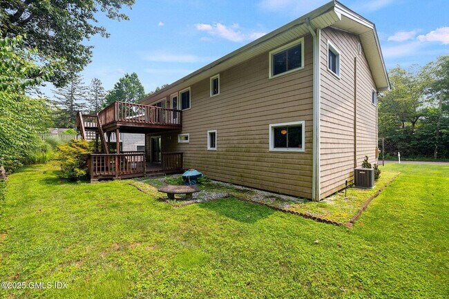 Building Photo - 37 Windsor Ln