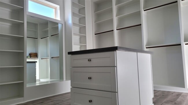 Building Photo - 9729 Neuens Rd