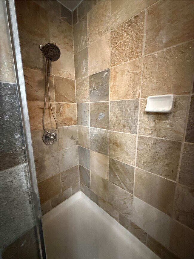 Building Photo - 1901 Post Oak Blvd