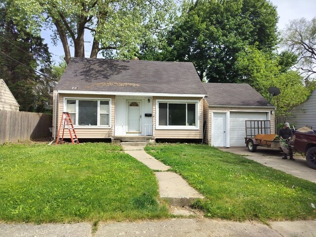 Building Photo - 2750 Golfside Ln