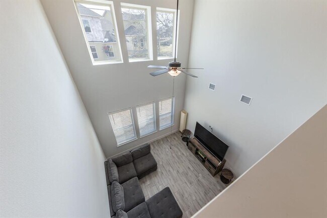 Building Photo - 2812 Sebring Cir