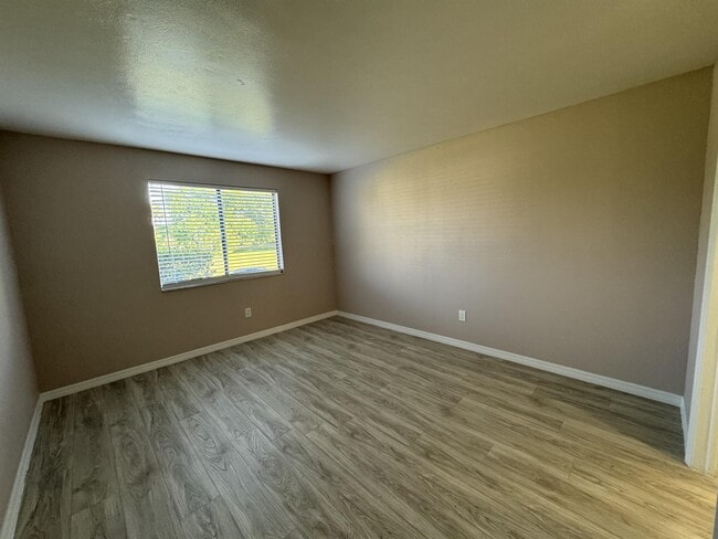 Building Photo - 1055 Palm Ave