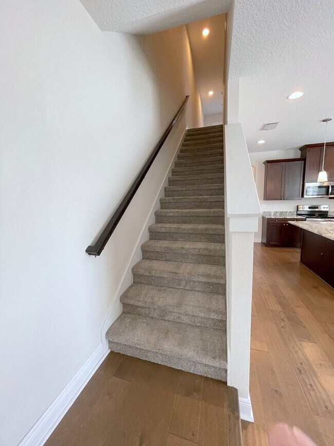 Building Photo - 4BR/3BA 2 story townhome in South Tampa/Pl...