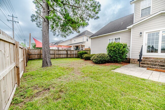 Building Photo - Perfectly Located 4-Bedroom Home Minutes from I-295, Hope Mills & Fort Bragg!