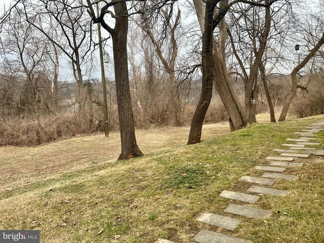 Building Photo - 4416 Lingan Rd NW