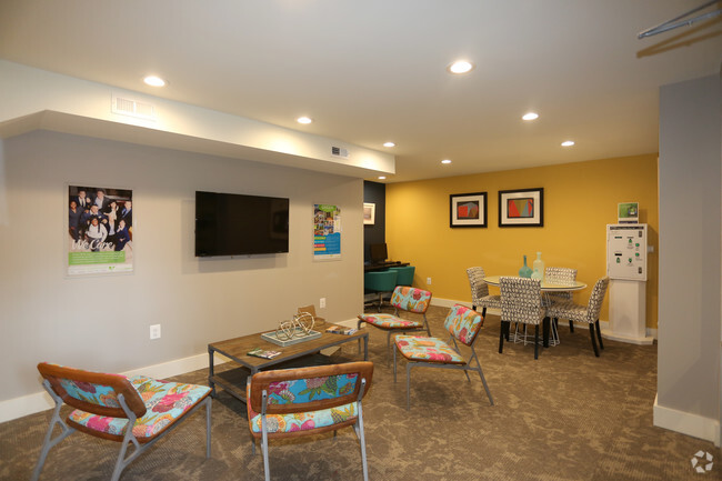 Clubroom - Edgewood Park Apartments