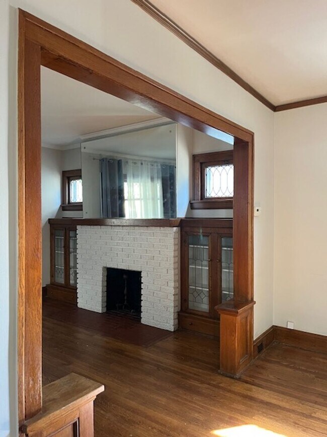 Building Photo - Charming 3-Bedroom Home in the Heart of Cl...