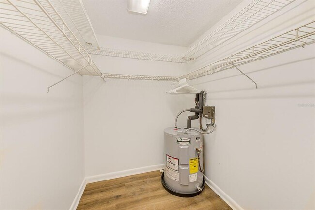 Building Photo - 10280 Imperial Point Dr W