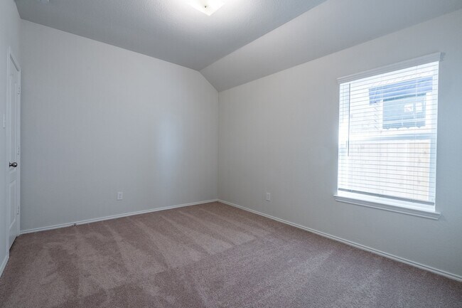 Building Photo - 40354 Bay Warbler Wy