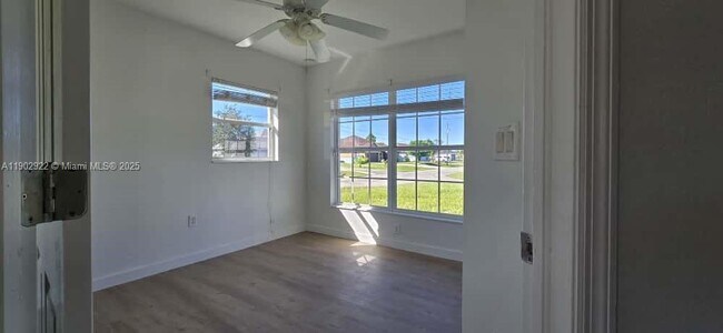 Building Photo - 1509 Sara Ave S