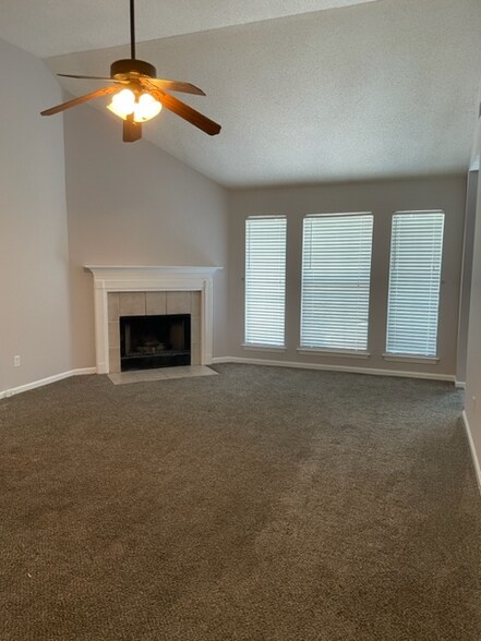 Building Photo - 16 Stoney Hill Rd