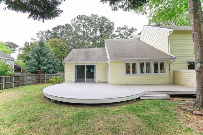 Building Photo - Luxurious home rental in Broad Bay Islands!