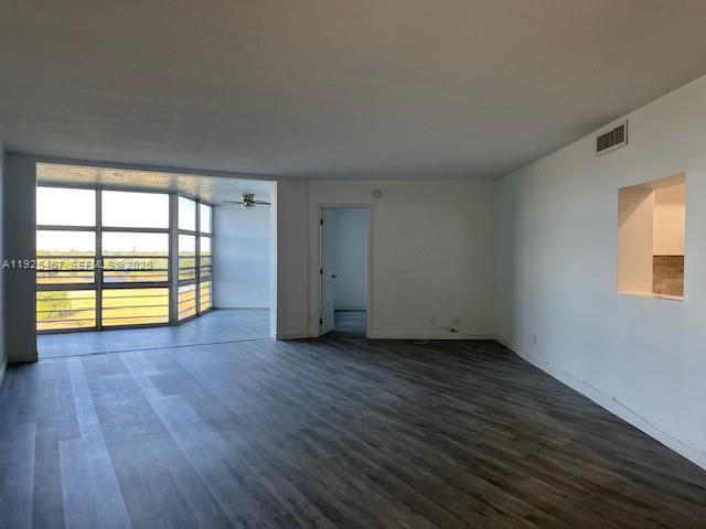 Building Photo - 3090 N Course Dr