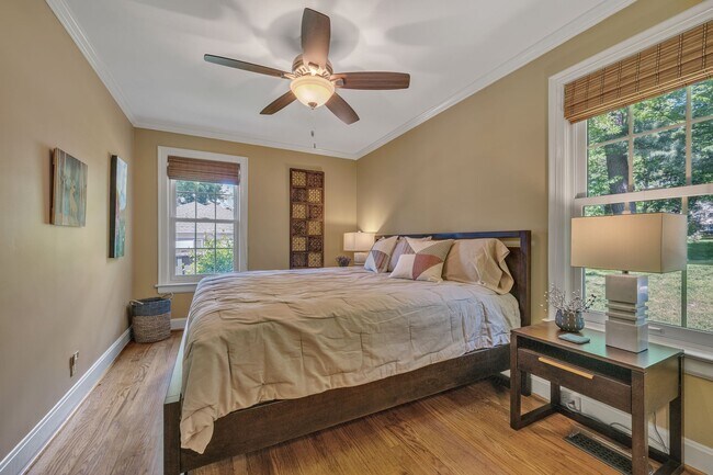 Building Photo - 5040 Stillwood Dr