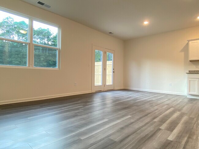 Building Photo - 1107 Union Pacific Way