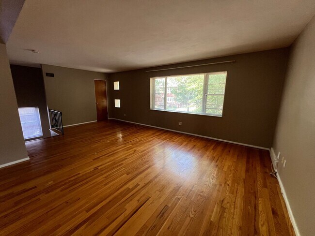 Building Photo - 1102-1104 Ralph