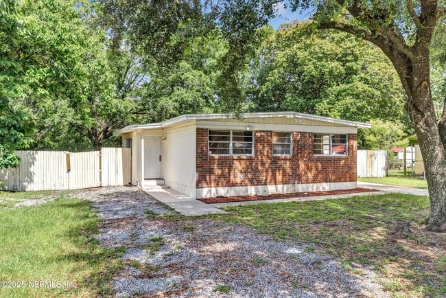 Building Photo - 4407 Melvin Cir E