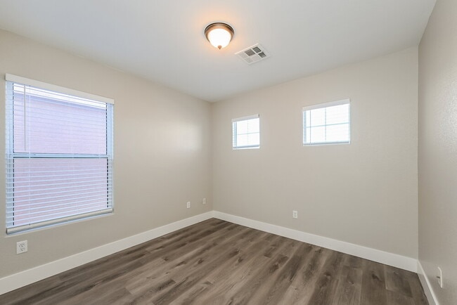 Building Photo - 9281 William Hill Ave