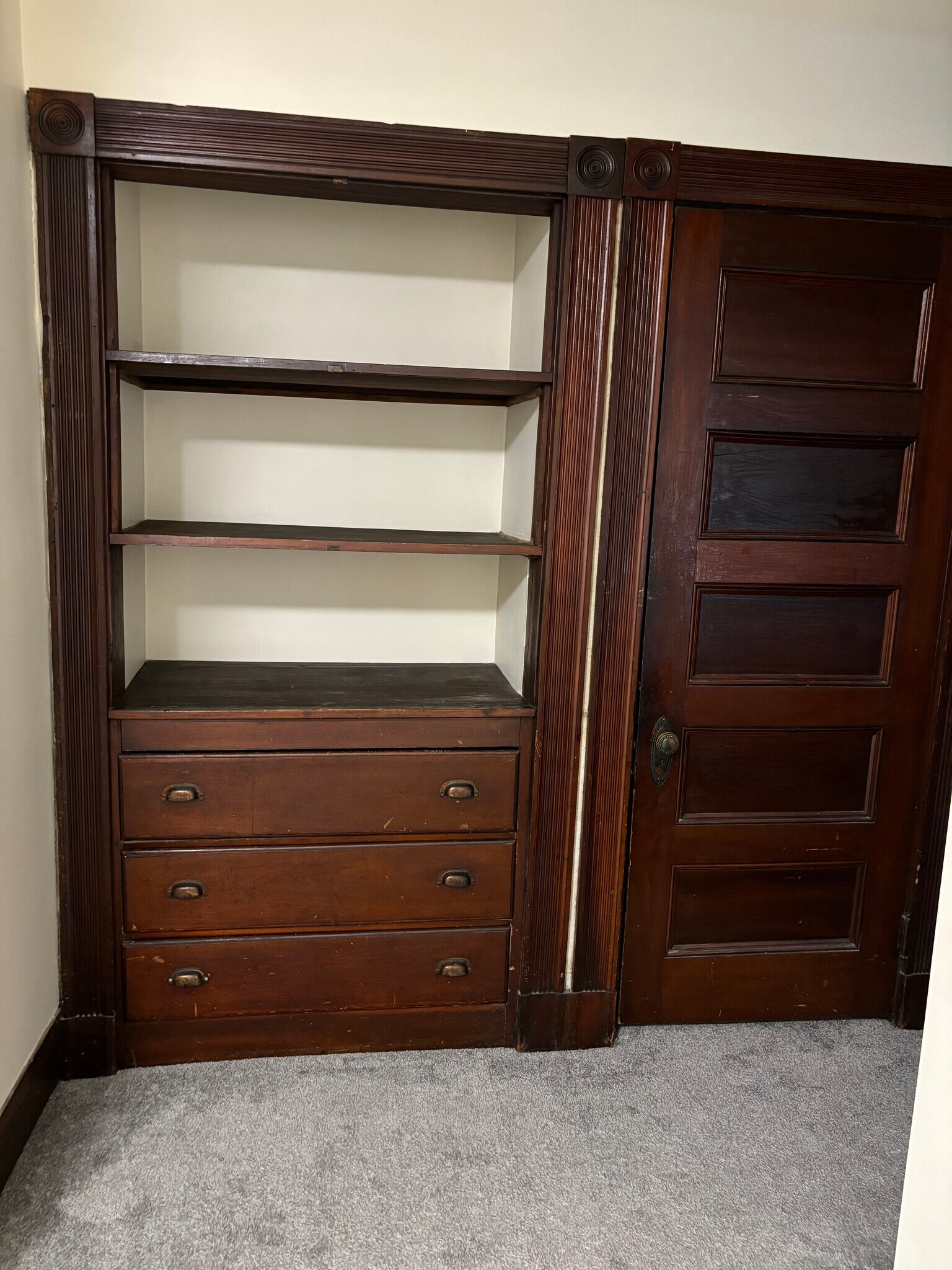 Building Photo - 16 Maple St