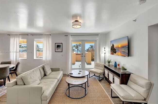Building Photo - 834 Ocean Dr