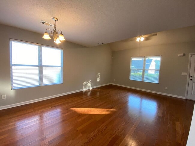 Building Photo - PRE-LEASING FOR AUGUST 2026!