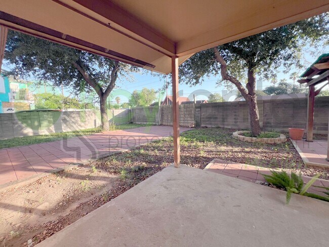 Building Photo - Beautiful 3 bedroom/ 2 bath home in McAllen