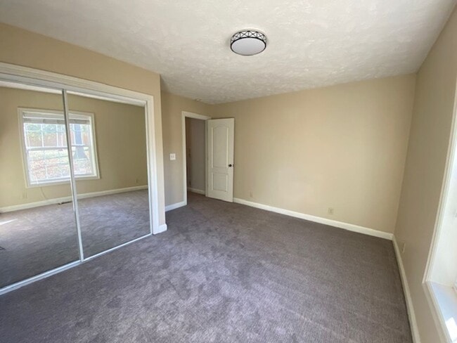 Building Photo - 5117 S Nettleton Ave