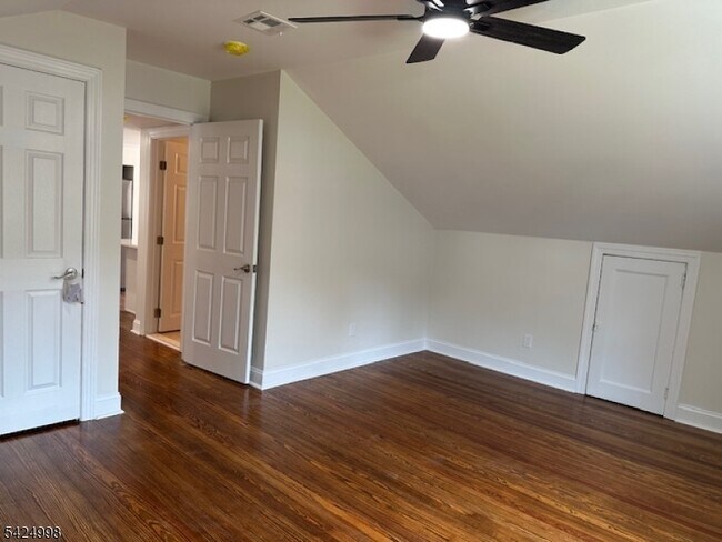 Building Photo - 515 Hamburg Turnpike