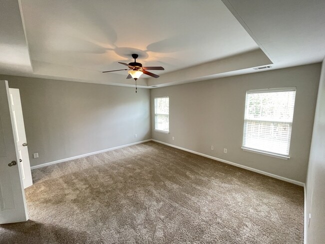 Building Photo - Saundersville Station home with renovation...