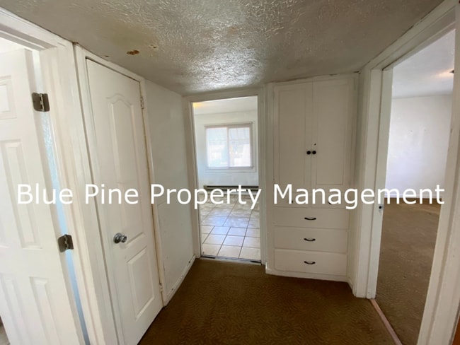 Building Photo - 128 4th St