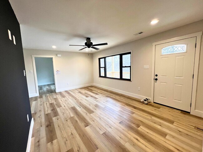 Building Photo - 9905 Coward Mill Rd